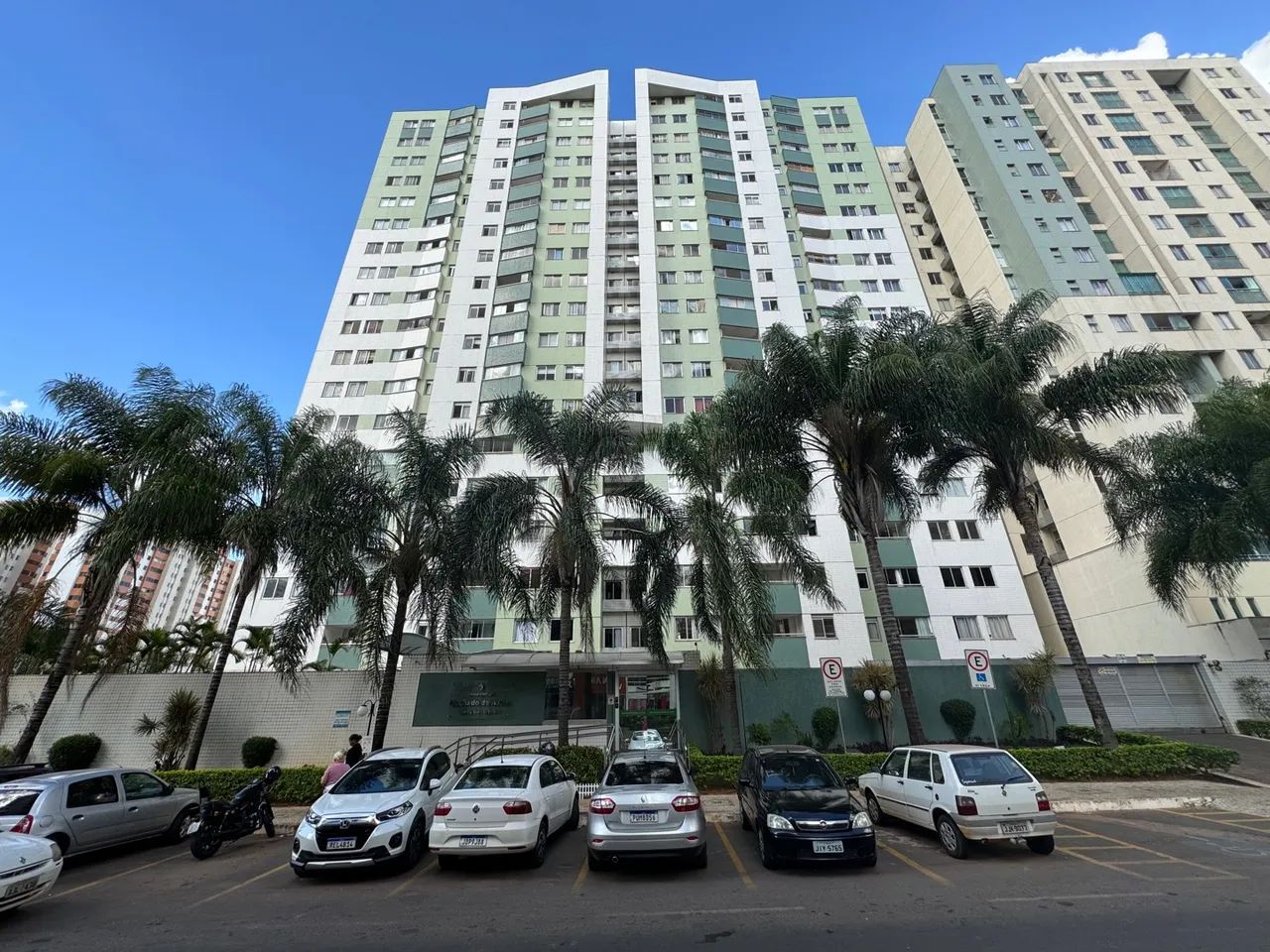 Ultimo andar 18º com 2 vagas, Reformando no Residencial Machado de Assis