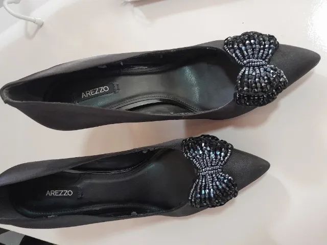 Scarpin Preto com aplicações da arezzo  - Foto 2