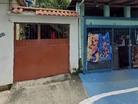 Casa de 2 quartos com Garagem e Loja no Centro de Vilar dos teles ( 2 1 ) 9 8 7 7 4 1921 c