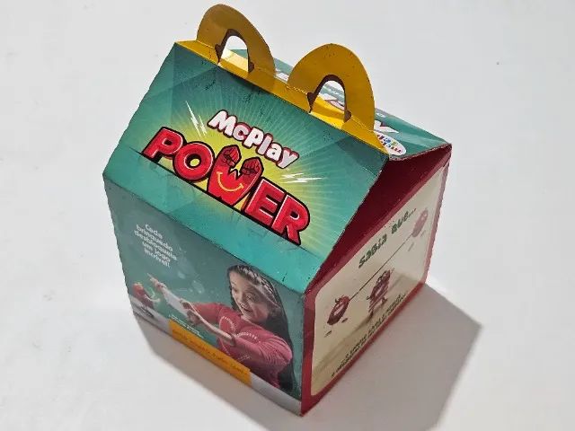 Boneco Pikachu Coleção Mcdonald's com caixa do mclanche Feliz - Foto 4