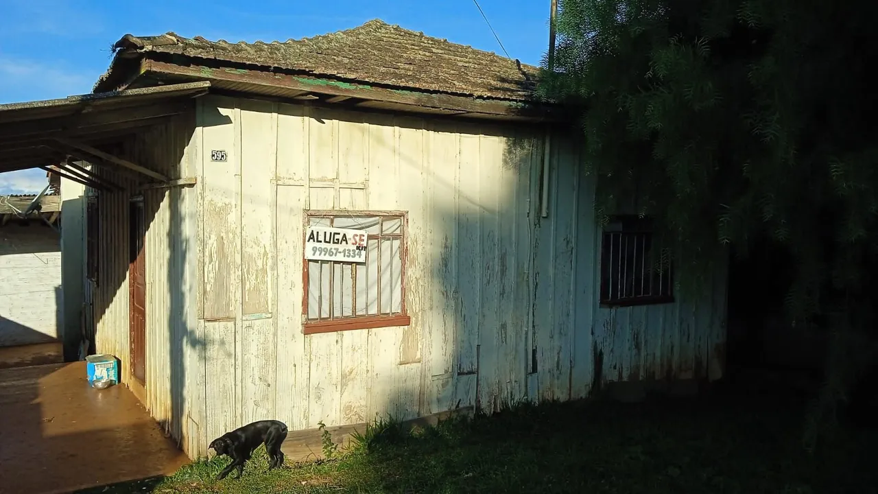 Aluga-se casa em oficinas