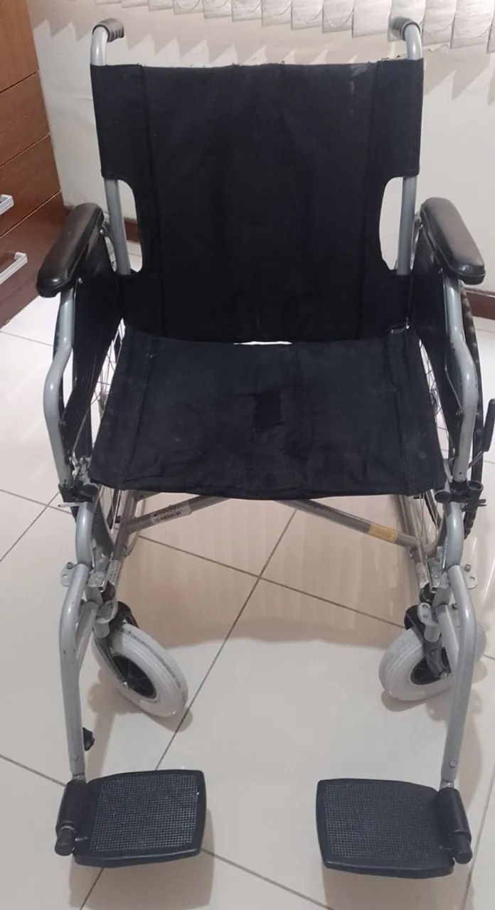 Cadeira de Rodas Dobrável + Almofada Ortopédica. - Foto 2