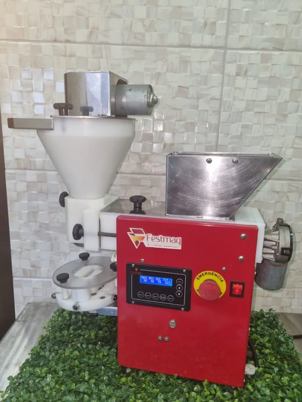 Máquina Fabrica de Salgados e doces - Até 3 mil salgados por hora
