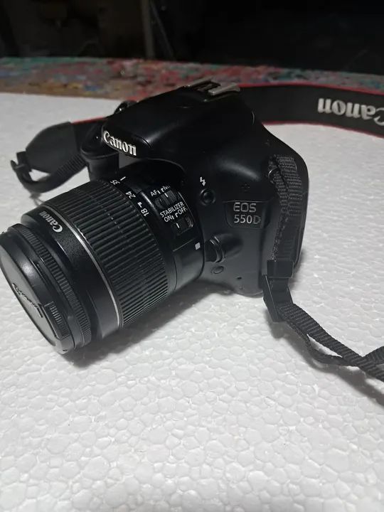 Câmera canon EOS 550D  - Foto 2