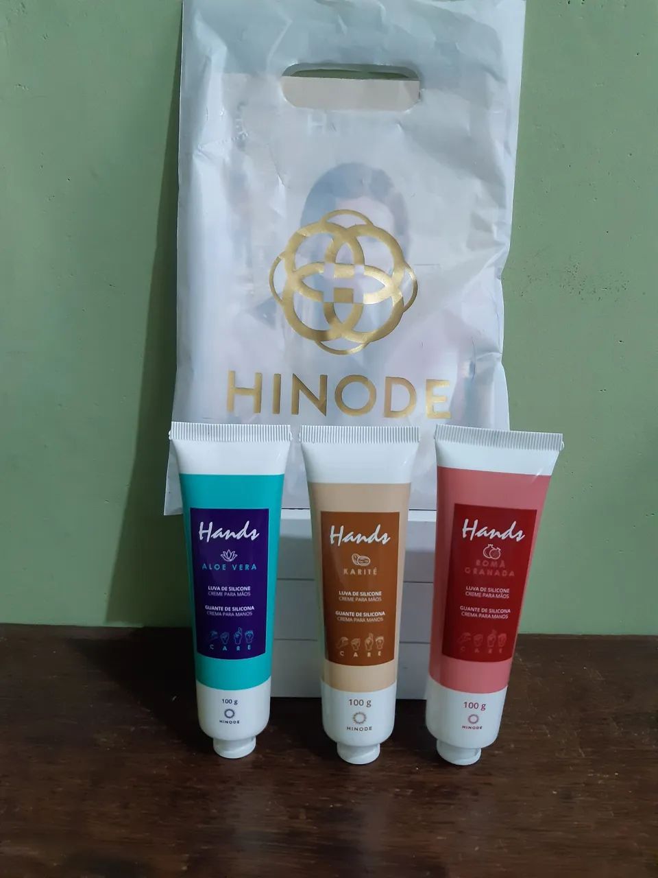 Três Luvas de Silicone Hands Hinode - Foto 2
