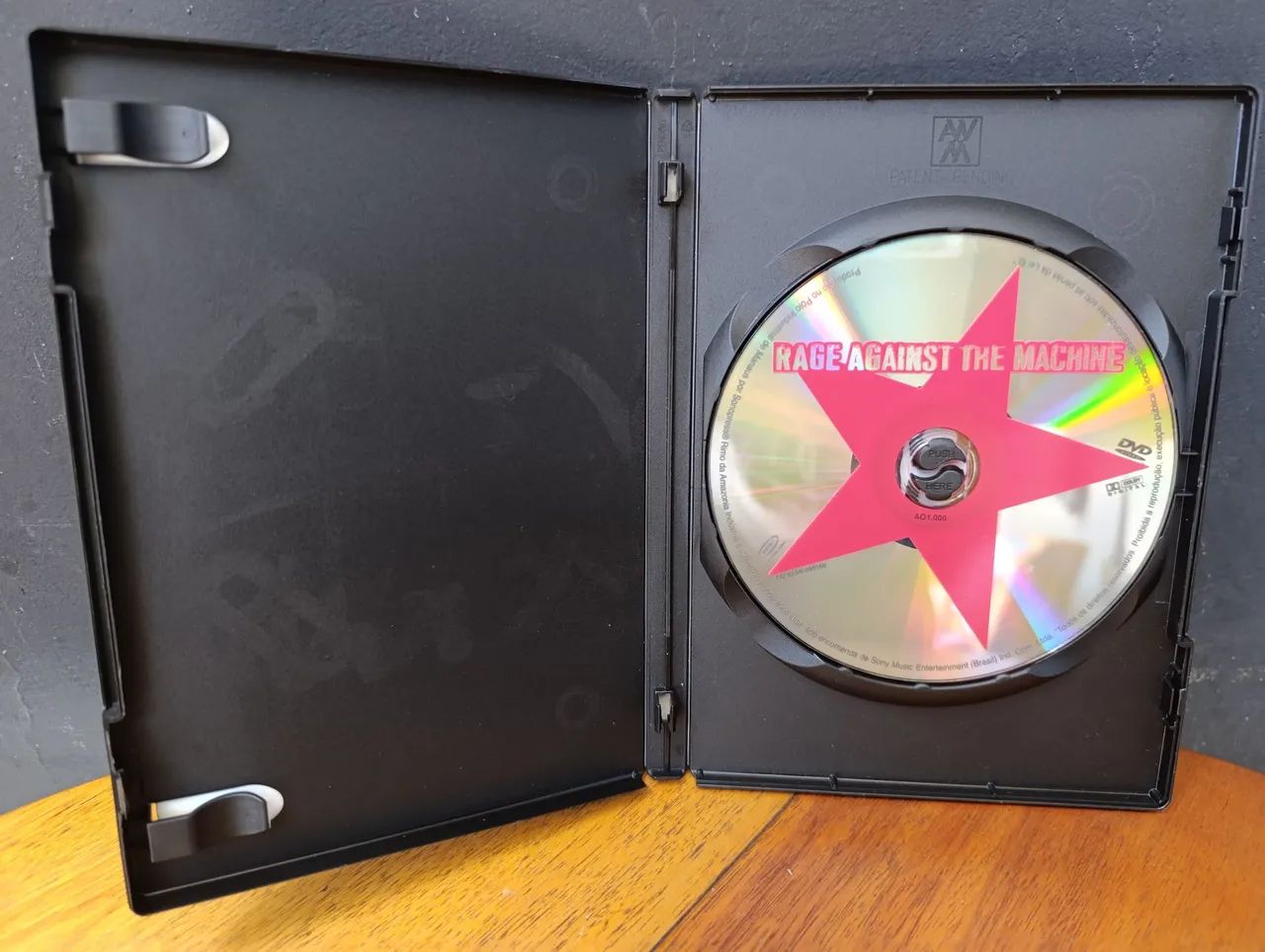 DVD RAGE AGAINST THE MACHINE - LIVE IN CONCERT  - Foto 4