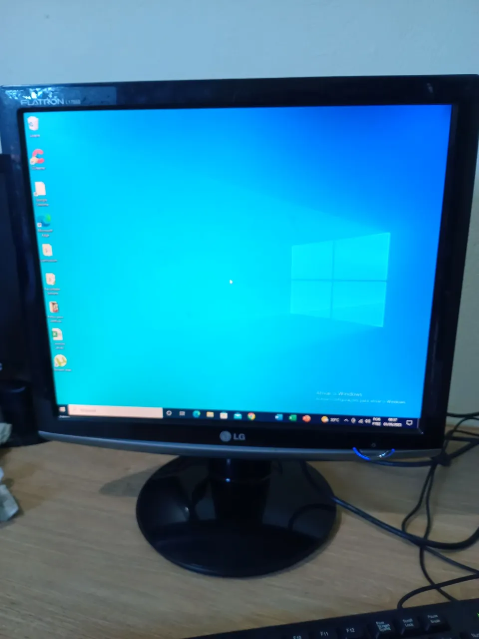 Monitor LG Flatron polegadas usado em bom estado