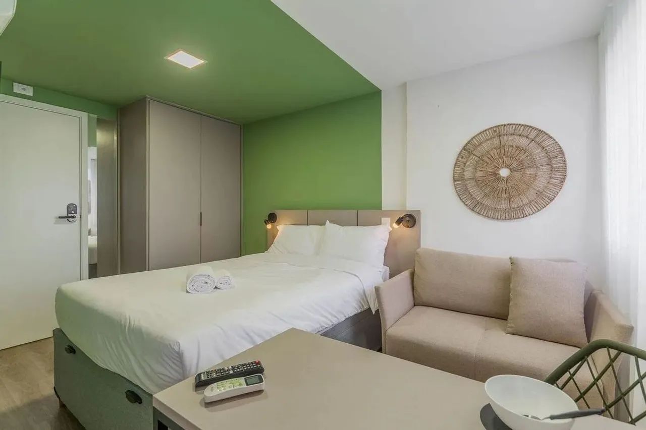 Apartamento com 1 Quarto para alugar, 17m² - Prado Velho