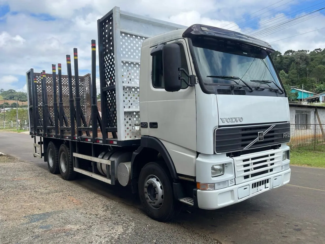 Volvo FH12 420 transtora ( valor no chassi sem carroceria )