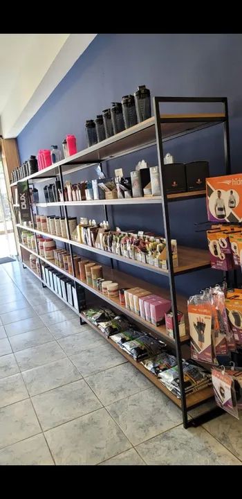 Prateleiras para Loja - Aço e Madeira