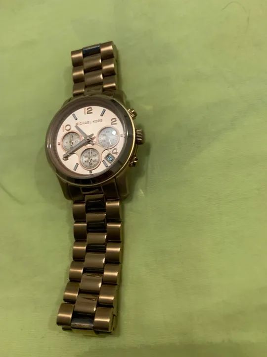 Relógio Michael Kors Feminino Dourado - Foto 4