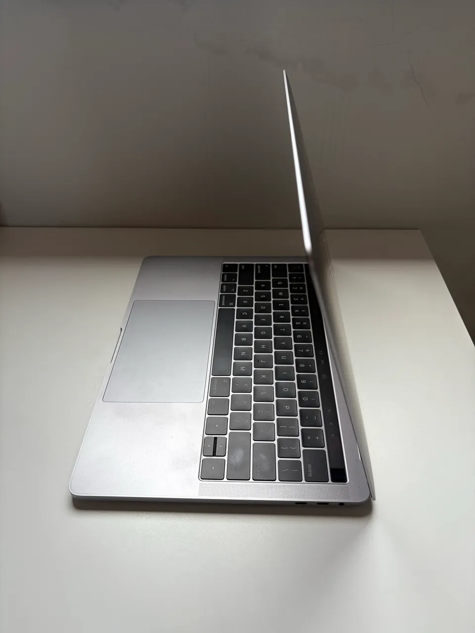 macbook pro 13 2016