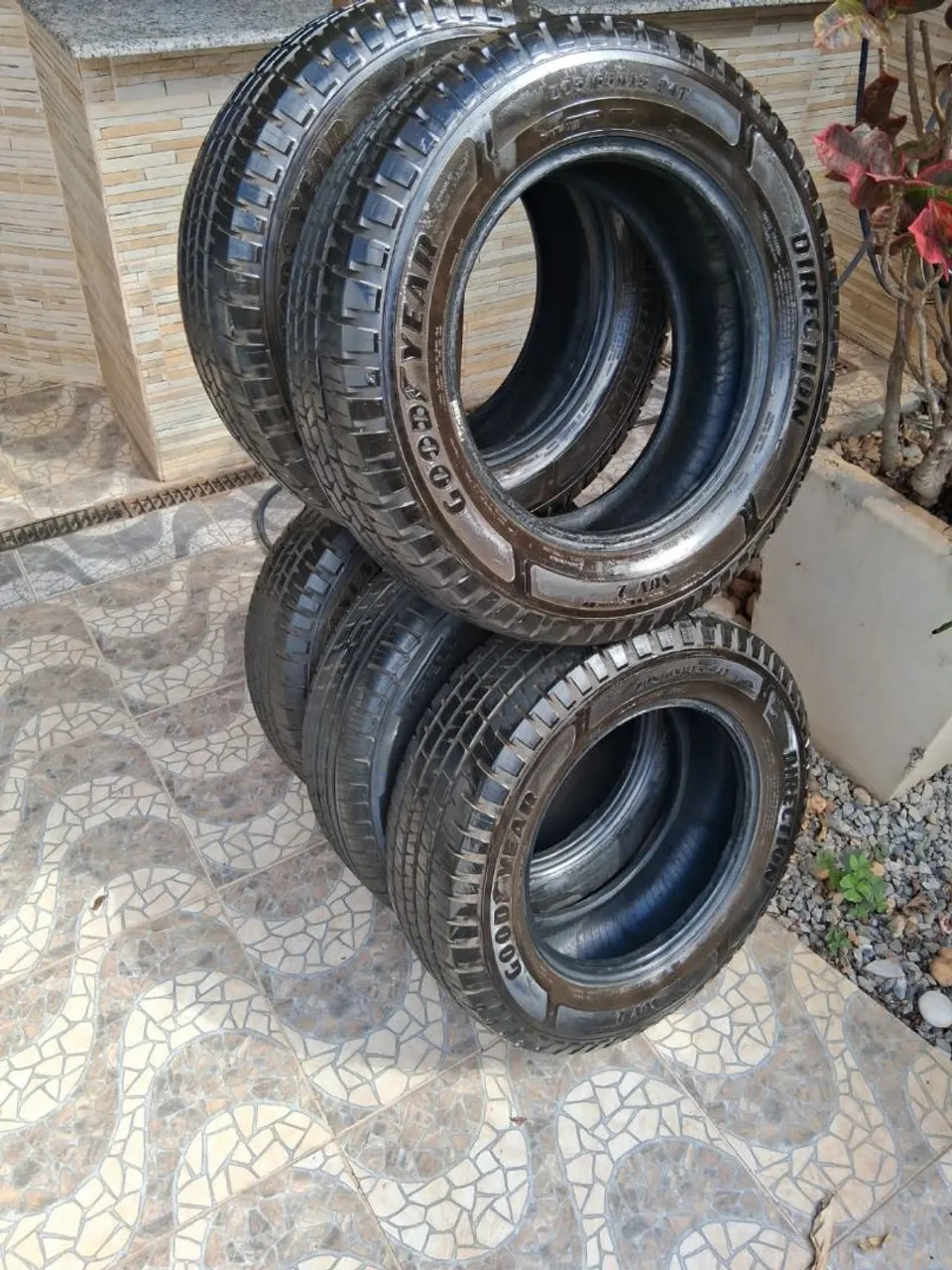 Jogo de Pneus Goodyear Direction 175/65 R14