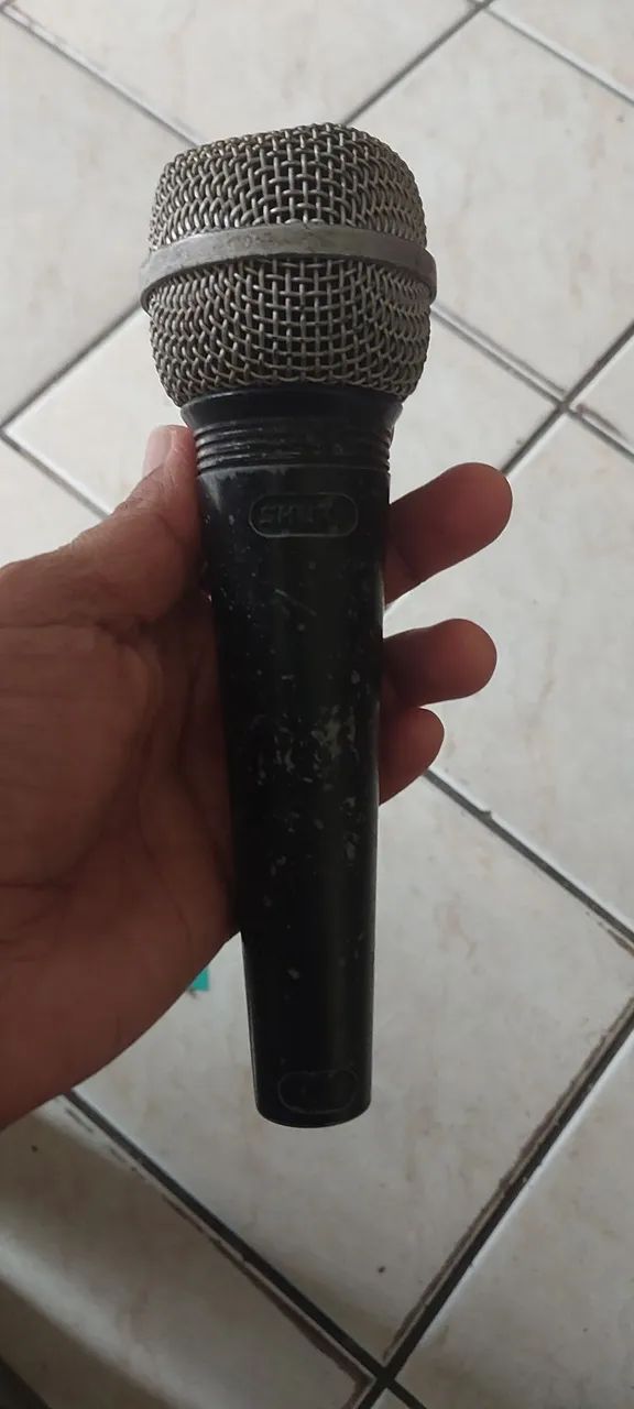 Microfone Shure SV 100. Aceito troca por teclado - Foto 2