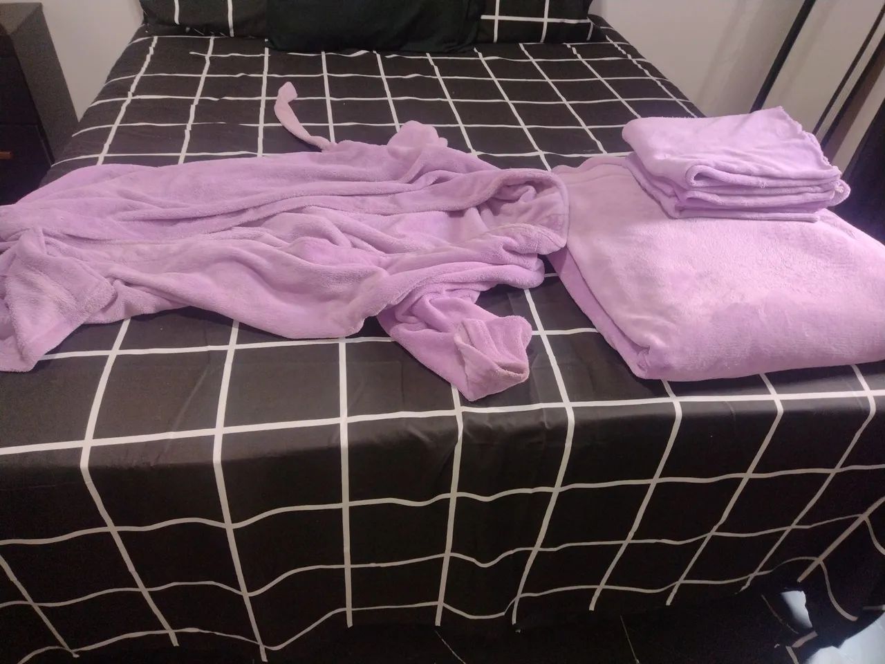 Kit Cama King - Roupao G + 3 fronhas + 1 cobertor - Foto 2