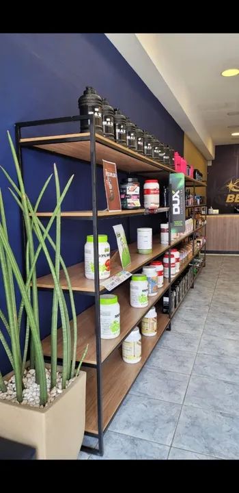 Prateleiras para Loja - Aço e Madeira - Foto 2