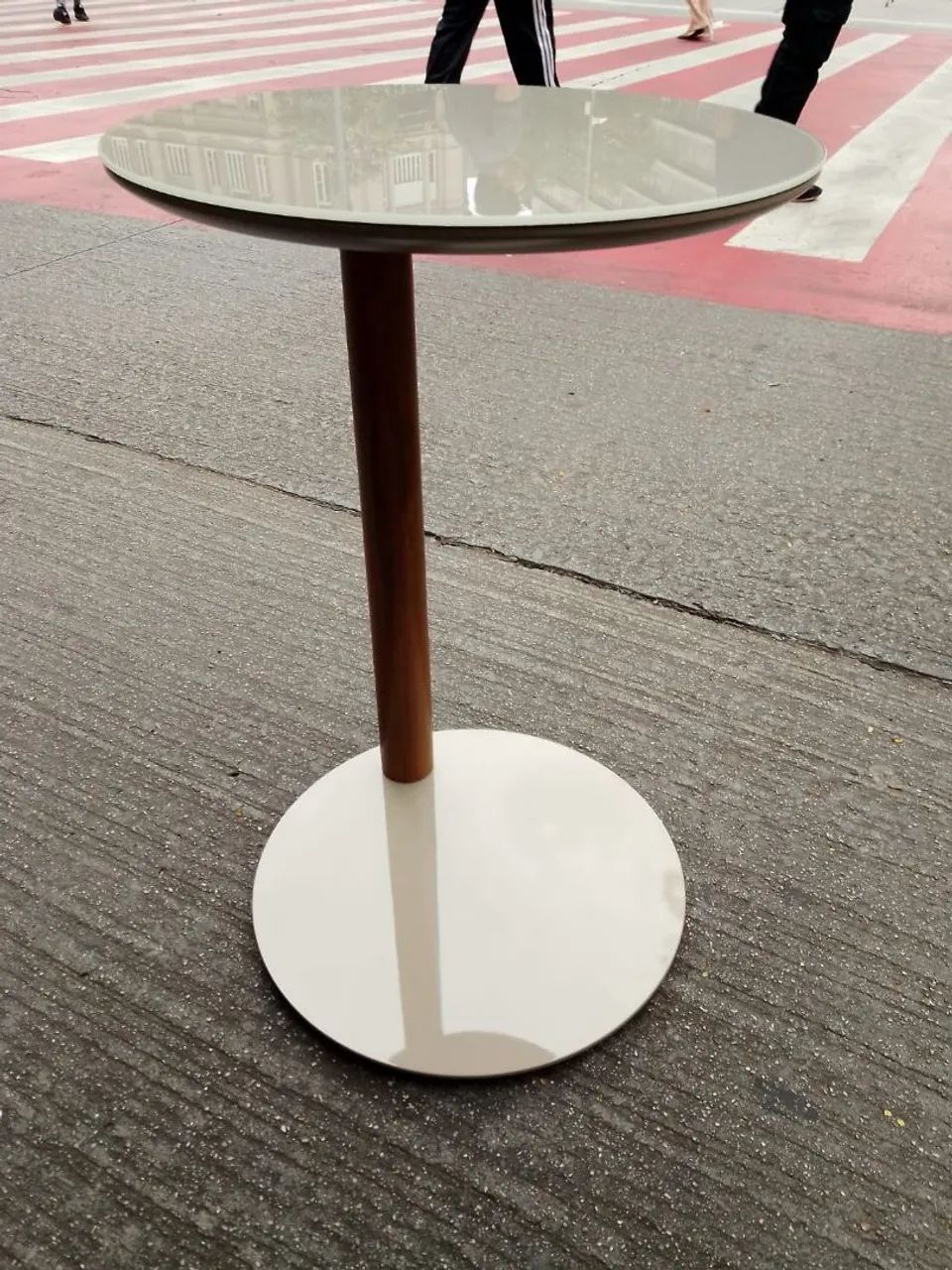 Mesa Lateral encaixe sofá com vidro  - Foto 5