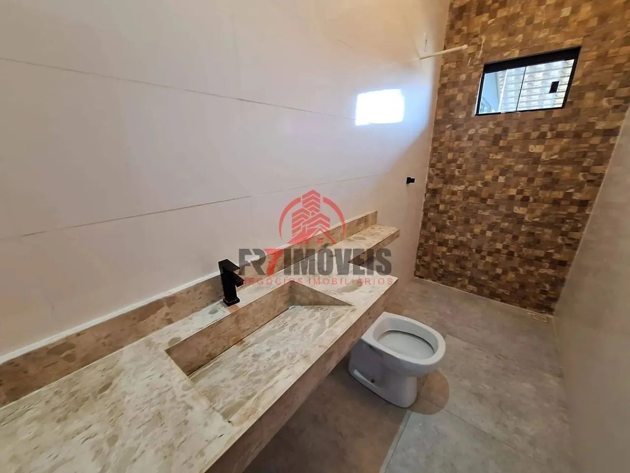 LINDA CASA 3Q/1S COM QUINTAL NO SETOR CIDADE DAS ROSAS - NOVA GOIANIRA - Foto 5