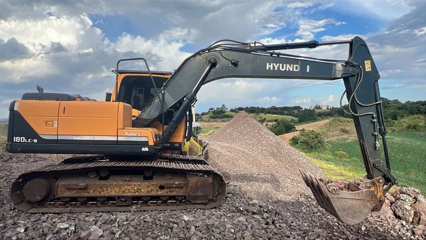 Escavadeira hidraulica Hyundai R180lc9 ano 2020  - Foto 2