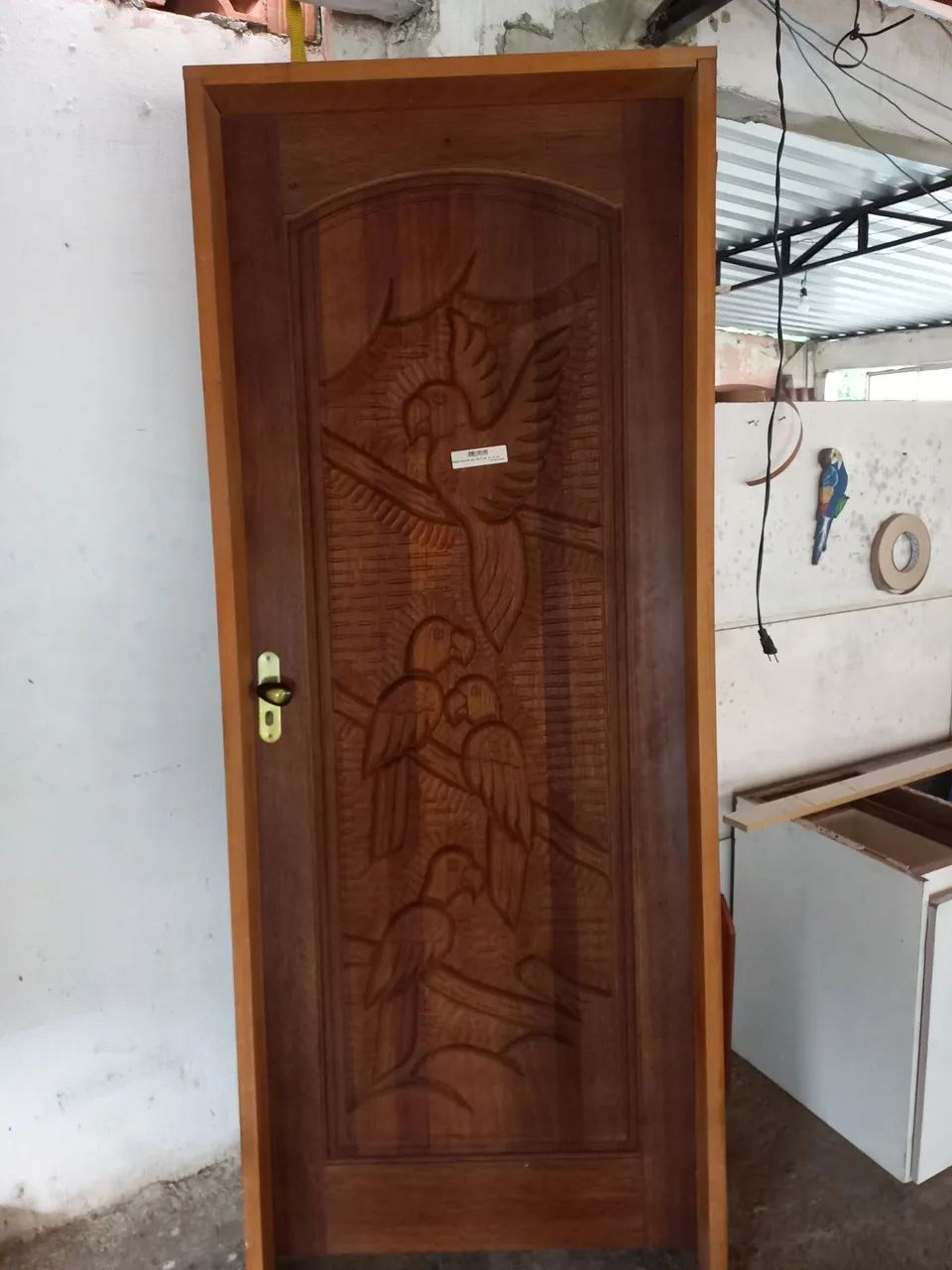 Porta de Madeira Entalhada com Motivo de Pássaros - Foto 4