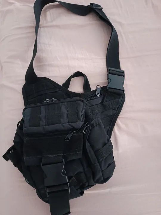 Mochila Tática Preta - Impermeável e Resistente