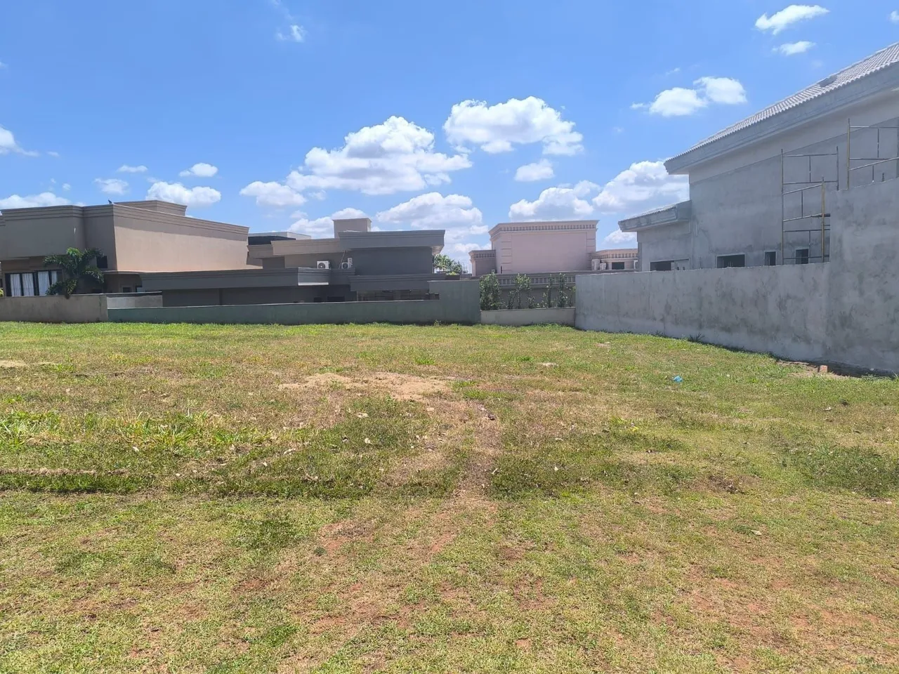 Terreno de 468m² cond. Quinta do golfe jardins