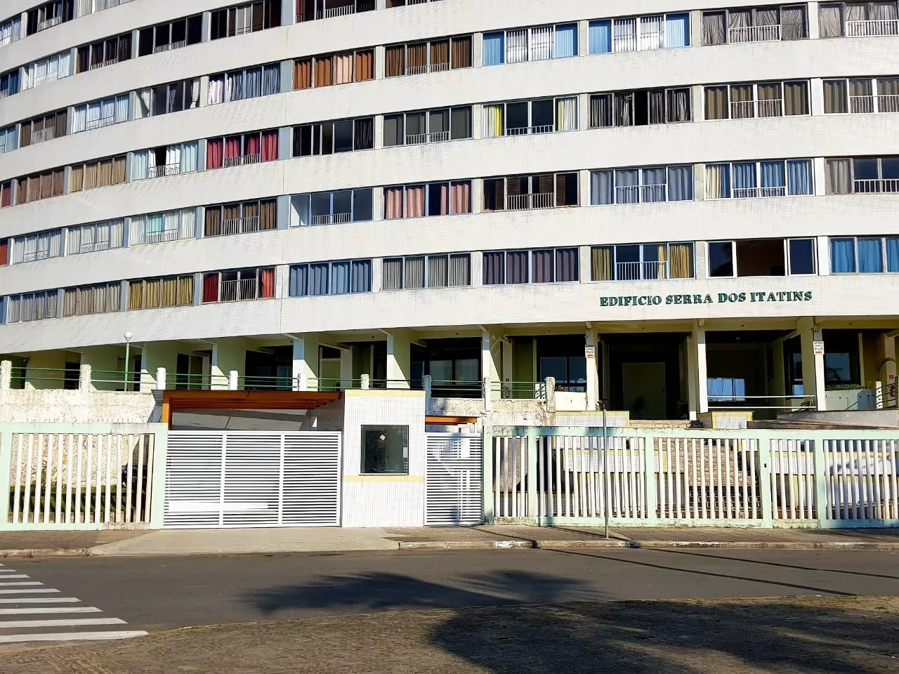Temporada na Praia de Peruibe - Prédio Redondo