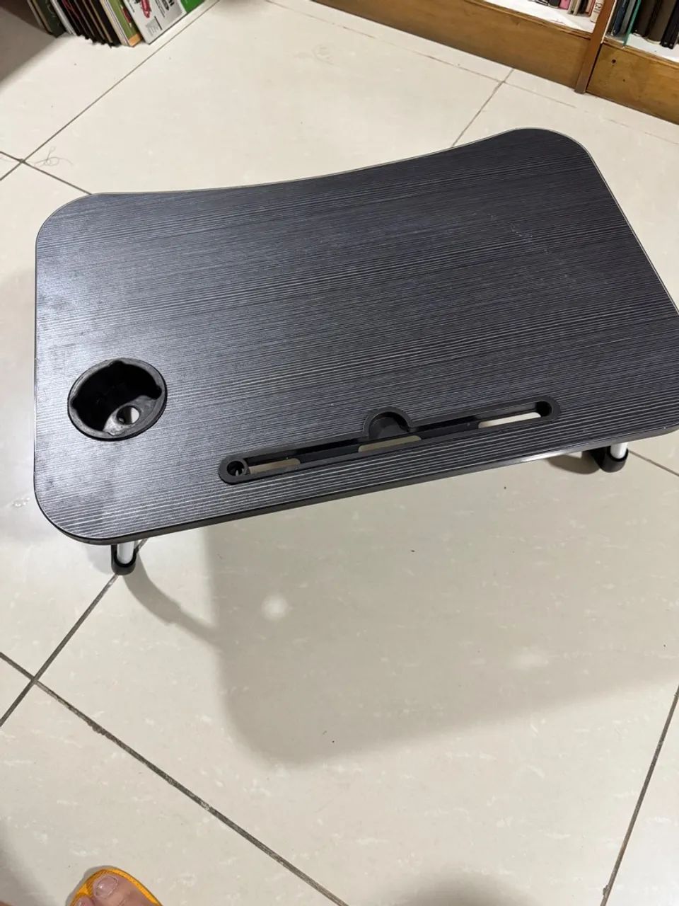 Mesa Dobrável para Notebook com Porta Copos e porta tablet nova sem embalagem 