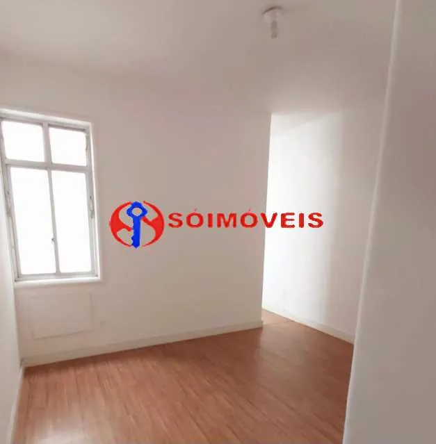 Sala e quarto com área de serviço! Rua tranquila do Catete