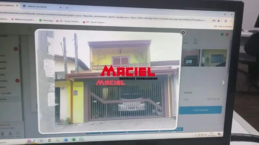 Casa sobrado no Bosque Eucalíptos, ótima localização