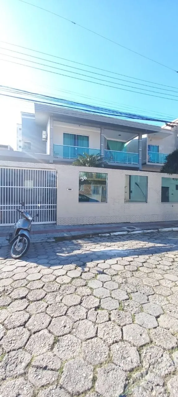 Casa com 3 dormitórios para alugar, 200 m² por R$ 7.075,01/mês - Dom Bosco - Itajaí/SC