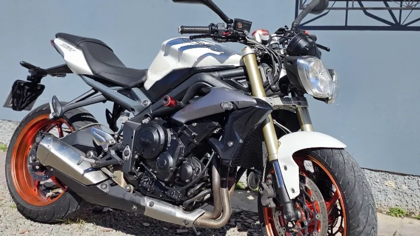 Triumph - Street triple 675 - 2015 - Branca