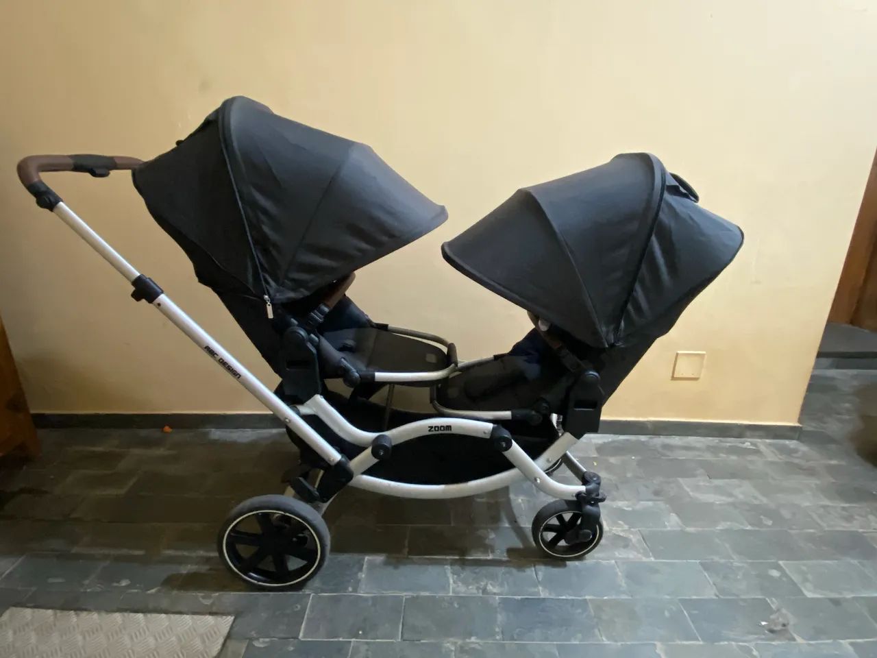 Compre pelo melhor preço! Carrinho de bebê gêmeos  - Foto 5