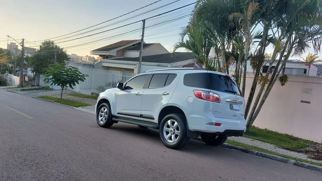 Trailblazer automática Diesel - Impecável