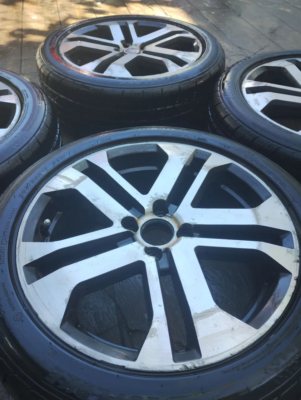4 Rodas de liga leve 17 polegadas pneus novos