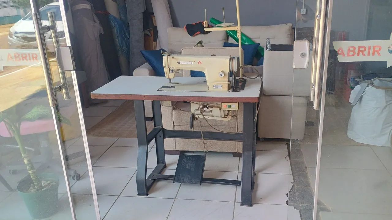 Máquina de costura industrial 