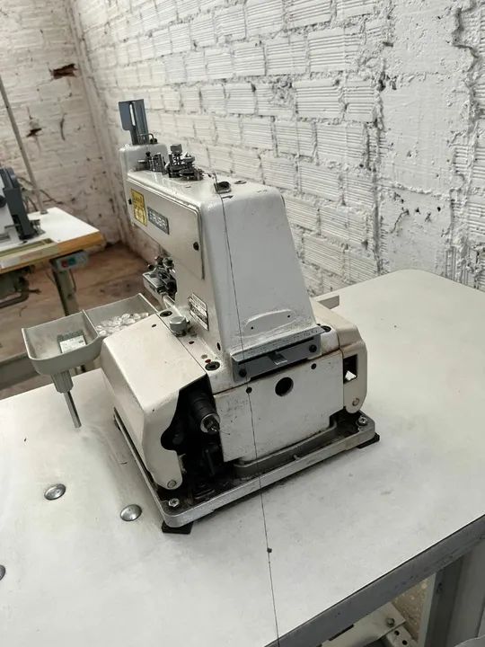 Máquina de Costura Industrial botoneira  - Foto 3