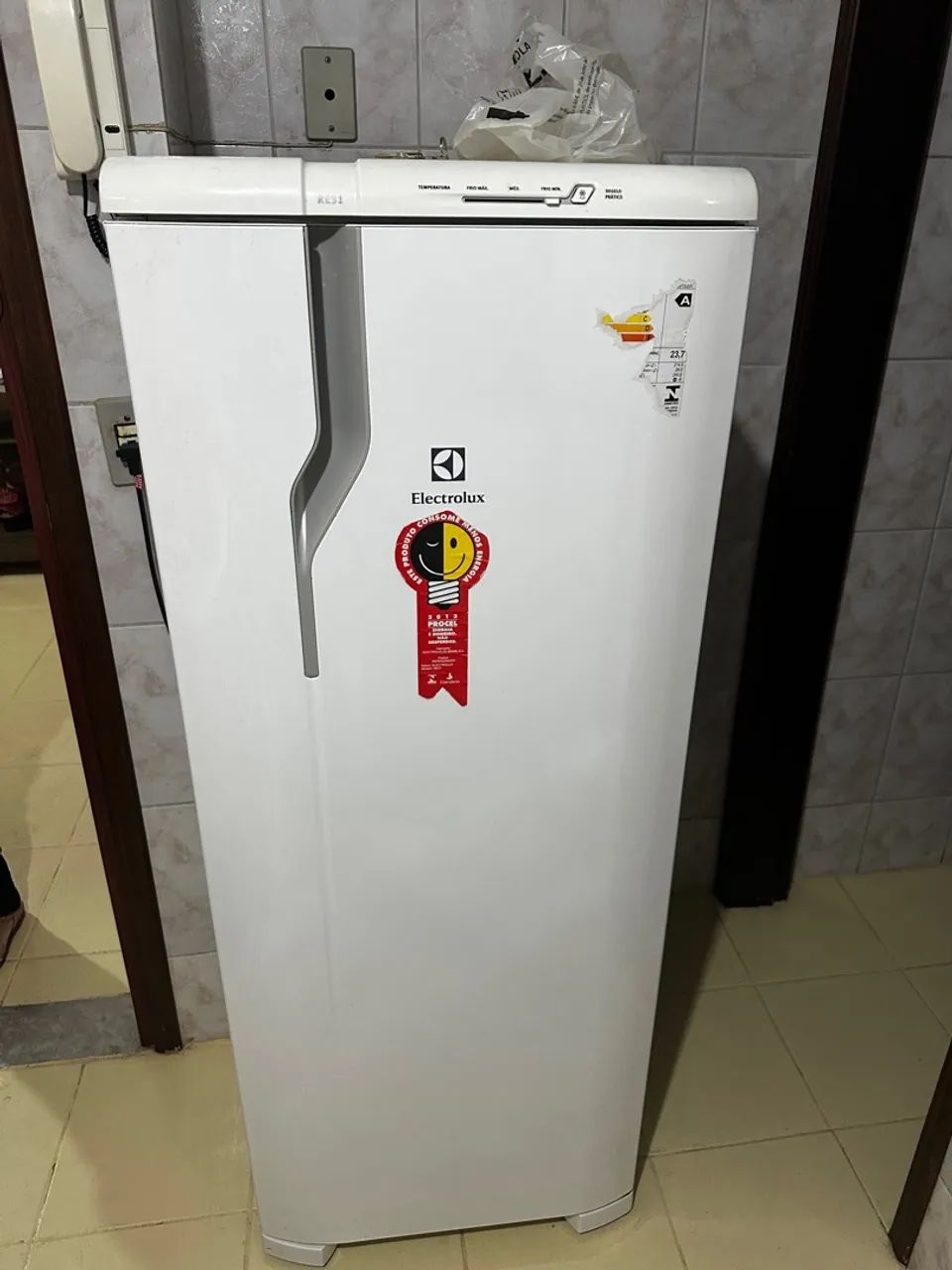 Geladeira Electrolux 240l