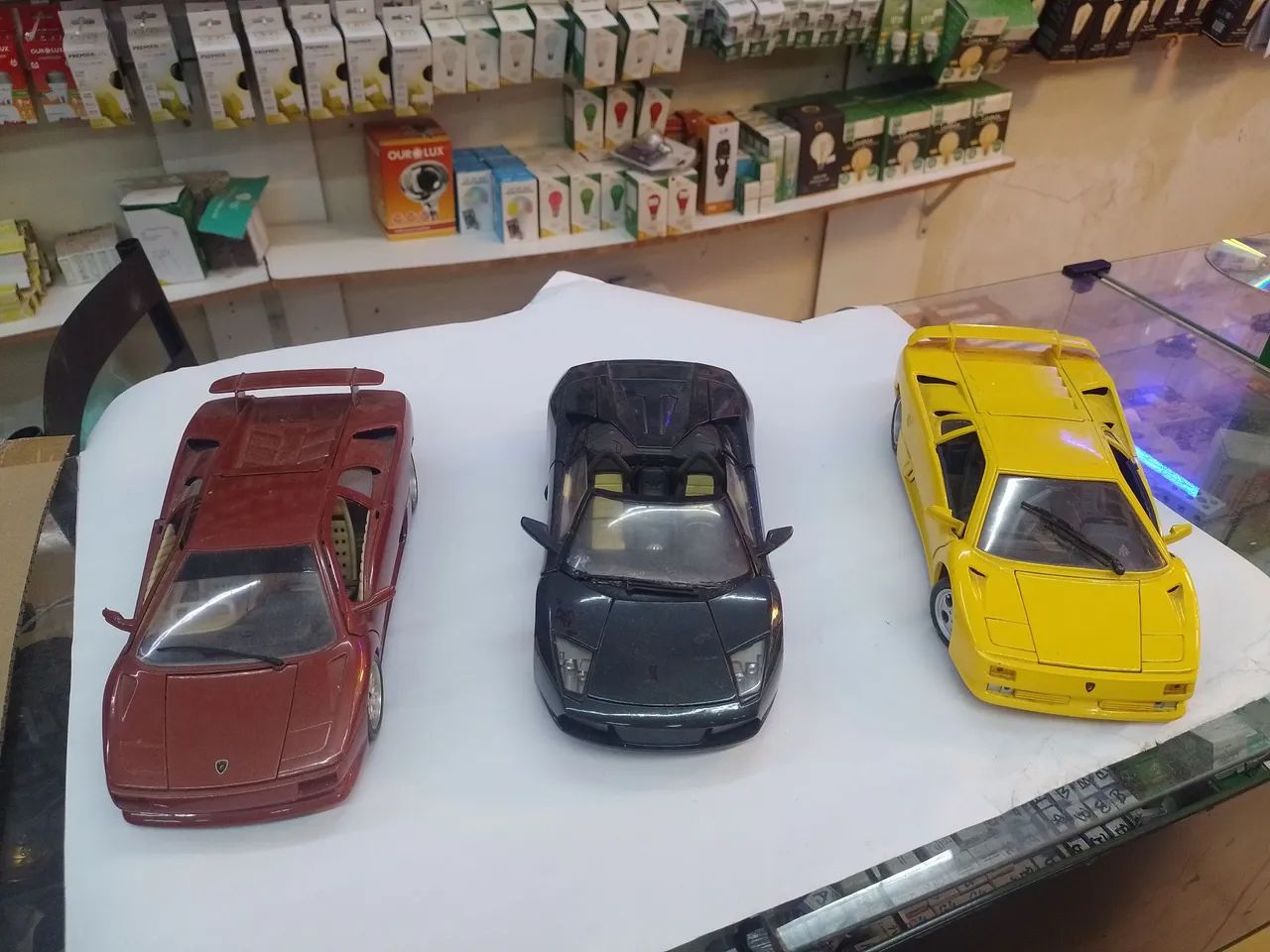Unidade! Carro de coleção Lamborghini 1/18 - Foto 2