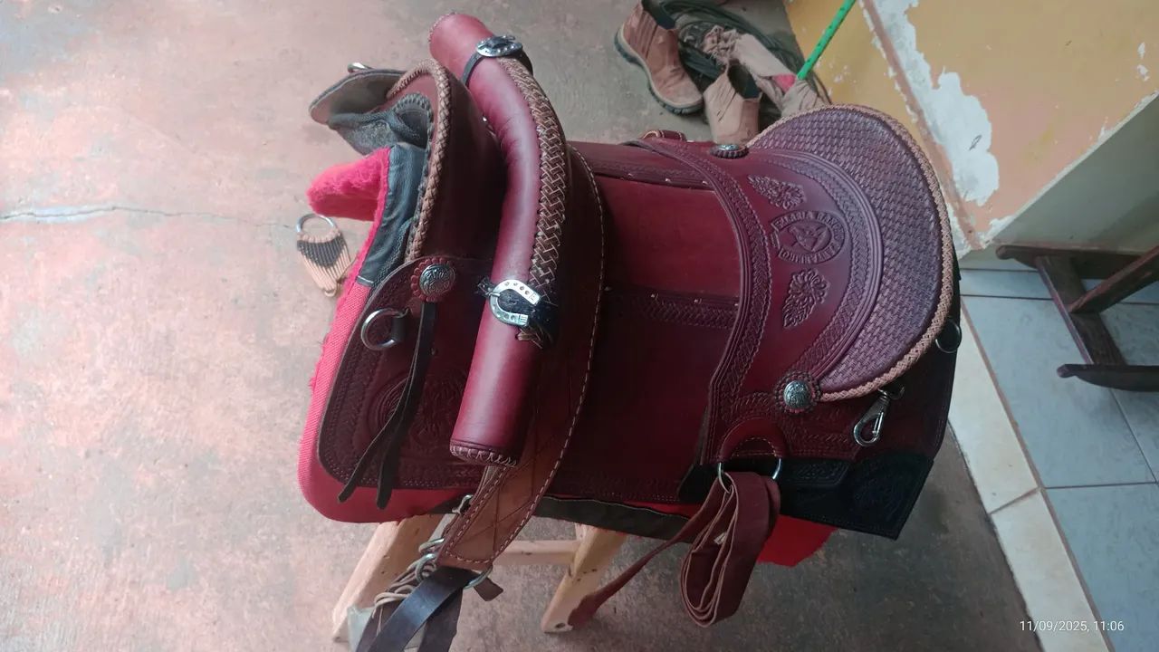 Vendo traia completa usada duas vezes - Foto 3