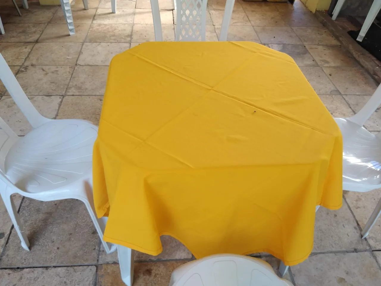 Aluguel de mesas e cadeiras 