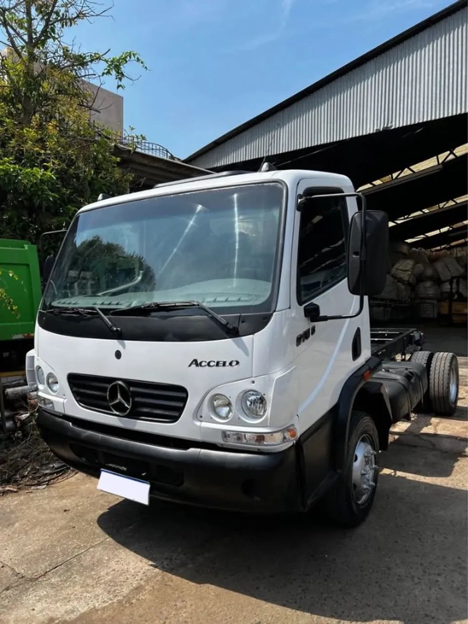 Mb Accelo 915 chassi 2012