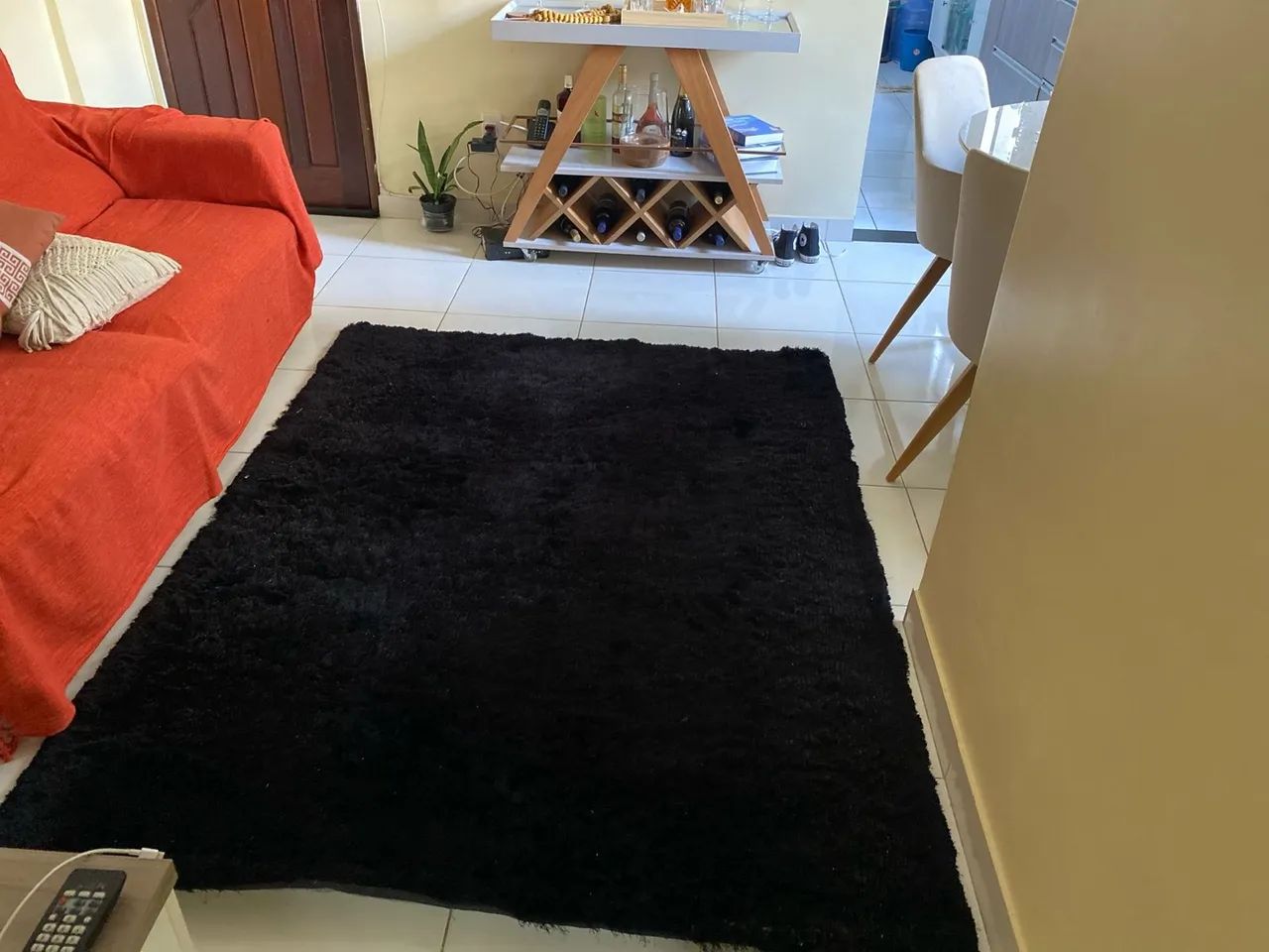 Tapete Peludo Preto Da Tok&Stok - Foto 4