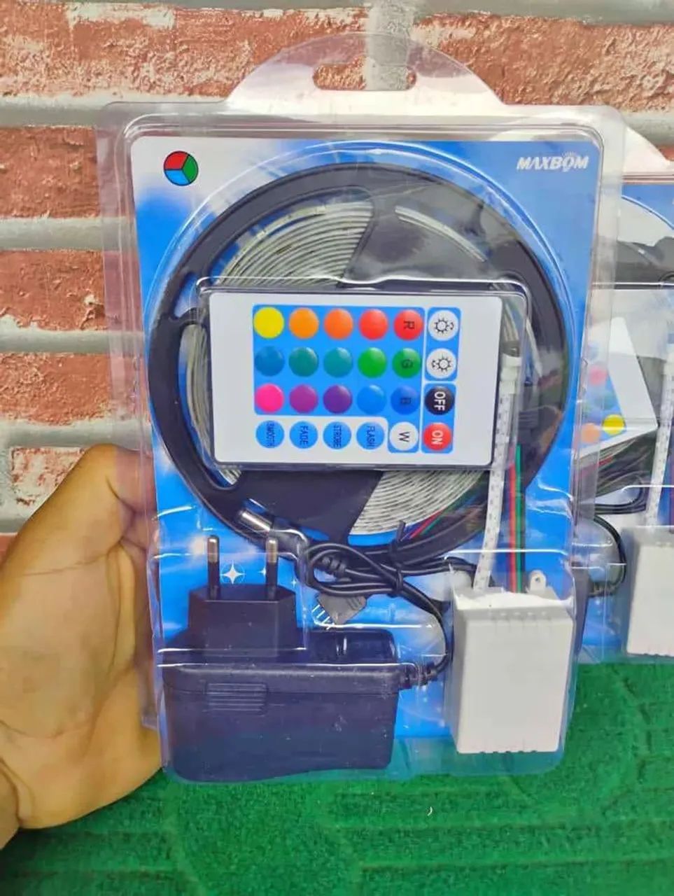 Fita de LED RGB com Controle Remoto - MAXBOM