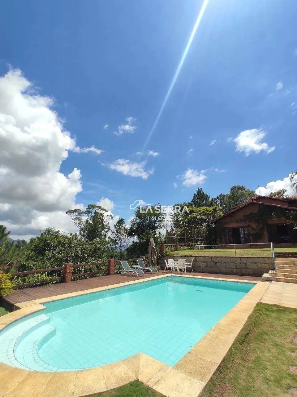 Casa com 5 dormitórios à venda, 350 m² por R$ 1.850.000,00 - Nogueira - Petrópolis/RJ