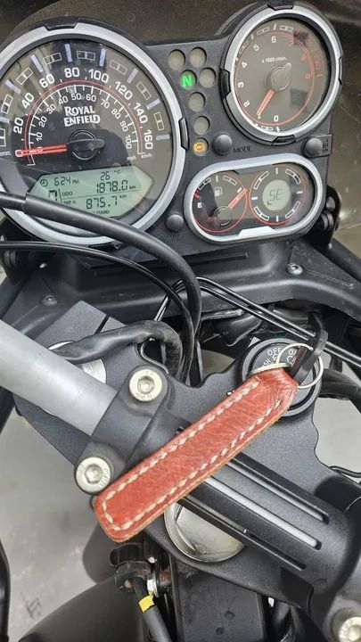 Royal Enfield Himalayan 2021 1.900 kms com baús originais  - Foto 3