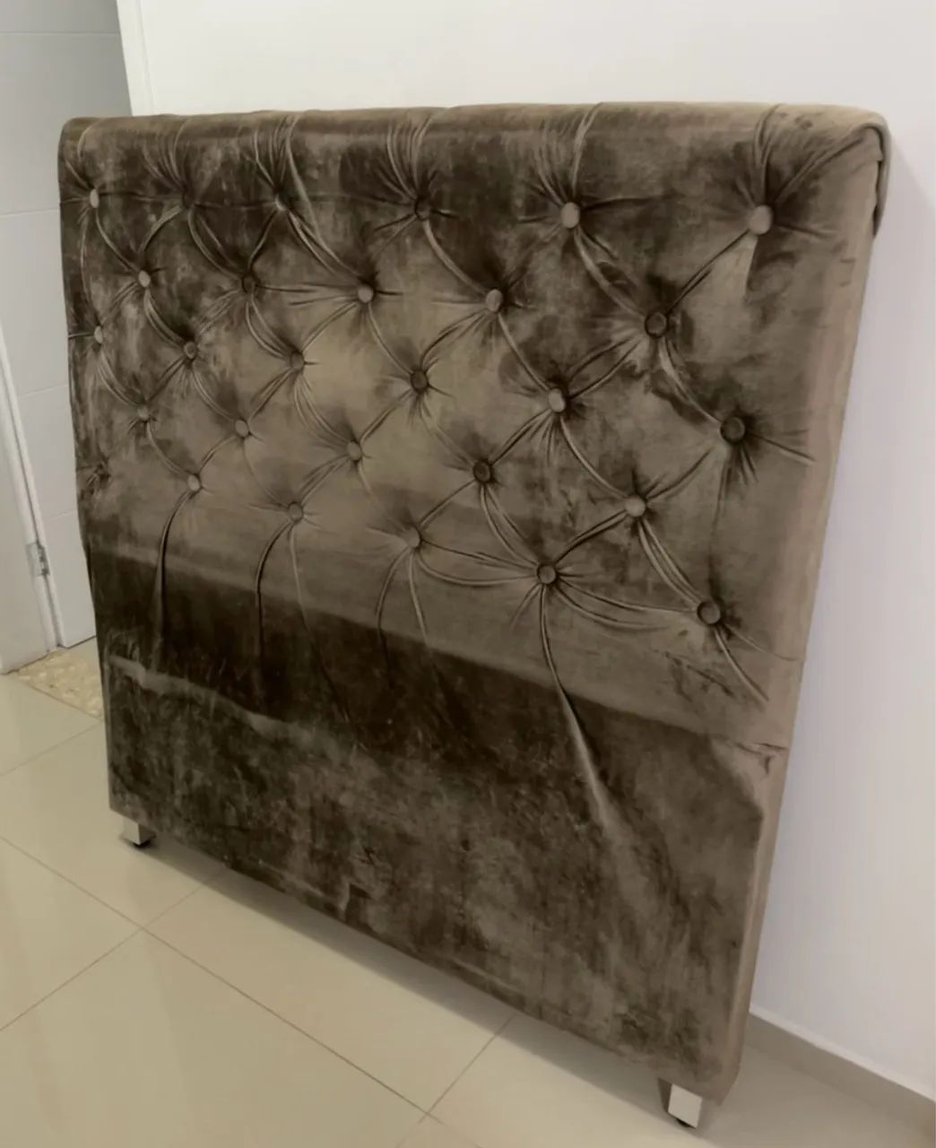 Cabeceira de Cama Estofada em Veludo