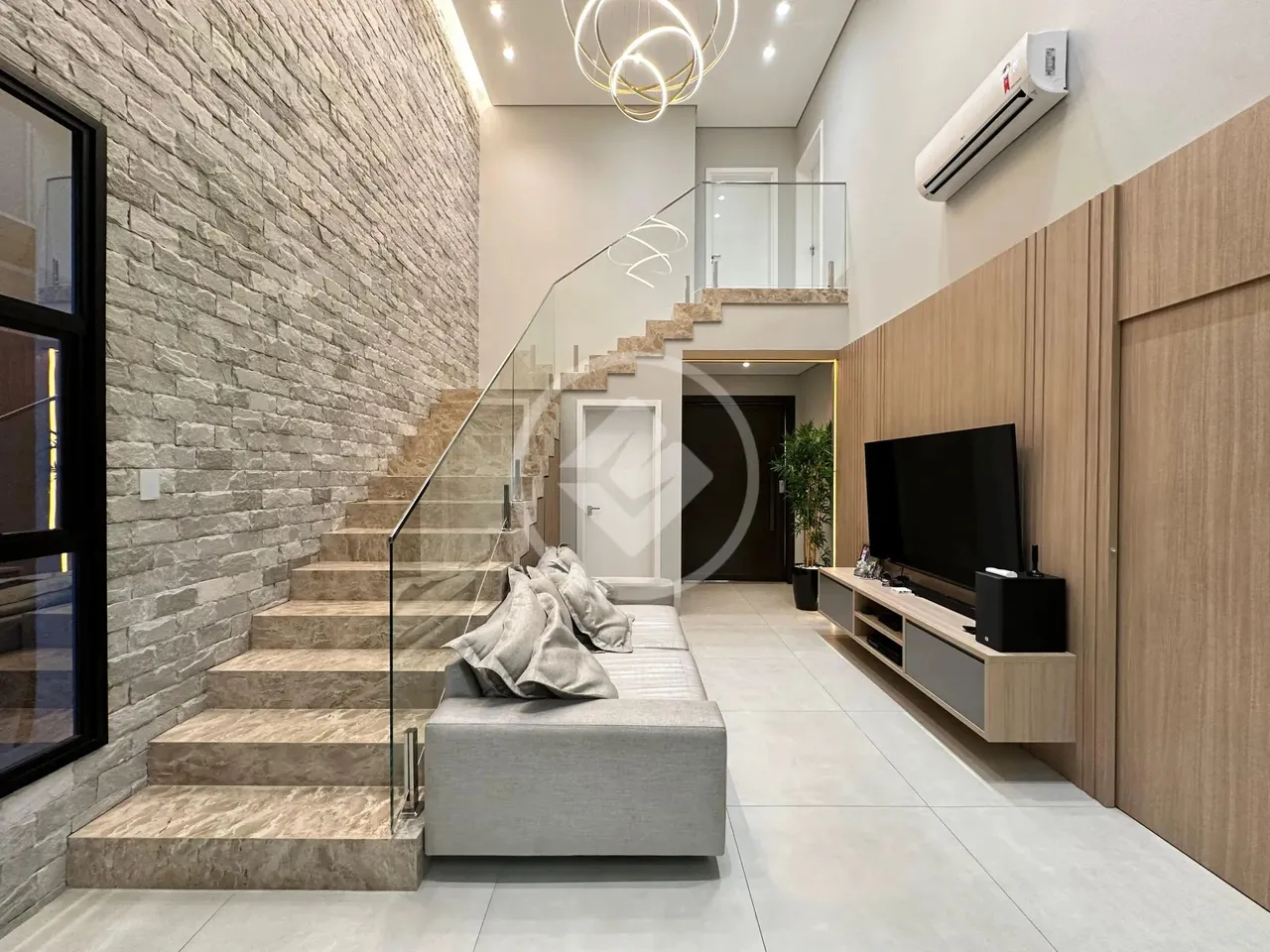 Sobrado á venda com 3 suites no condominio Florais da Mata em Varzea Grande MT R$3.200.000