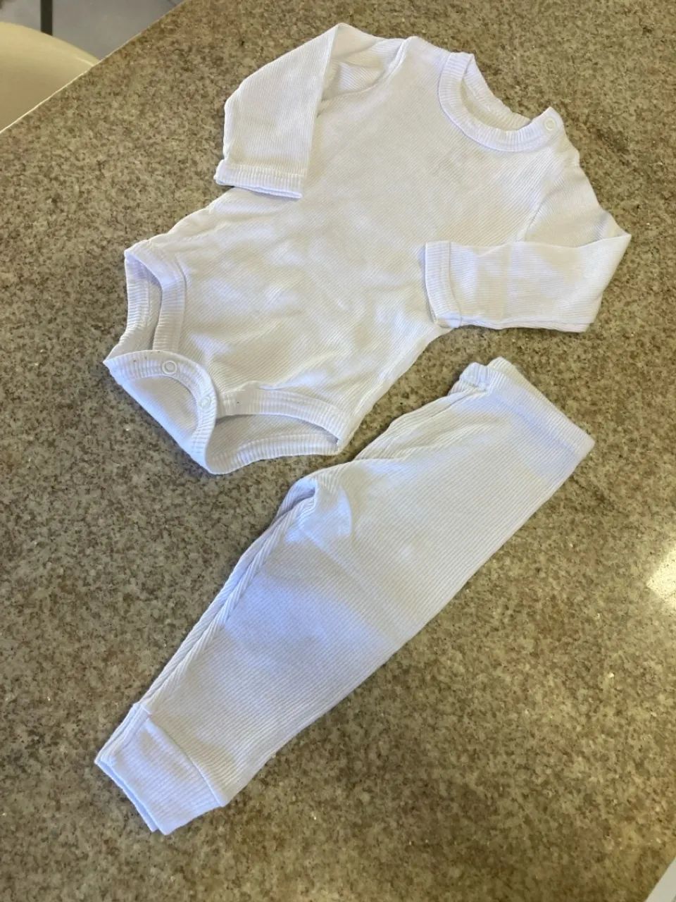 Conjunto Body Manga Longa e Calça Bebê - Foto 2