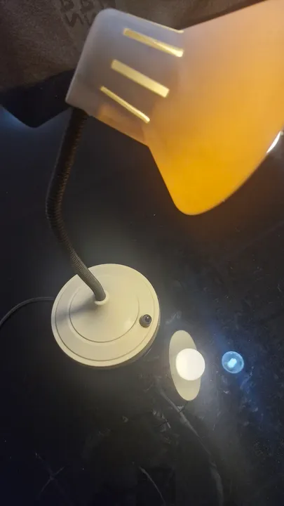 Luminária de Mesa Ajustável